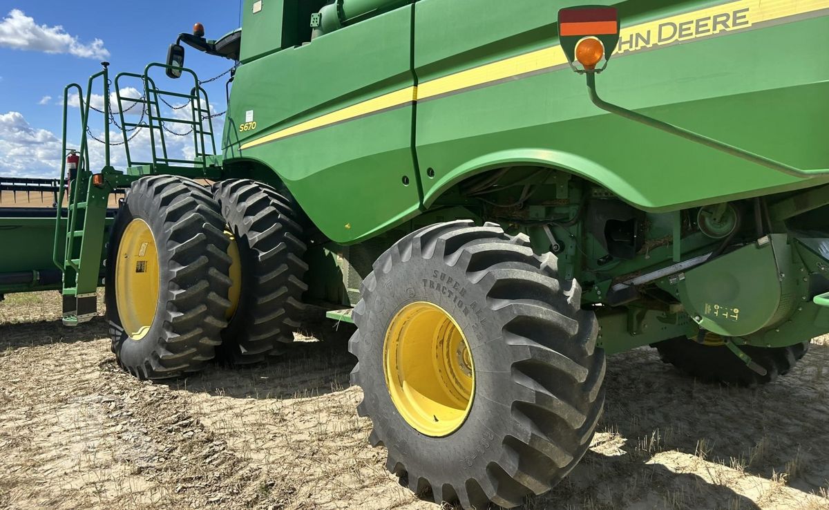 John Deere S670 2012